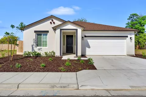 2477 N Burl Ave, Fresno, CA 93727