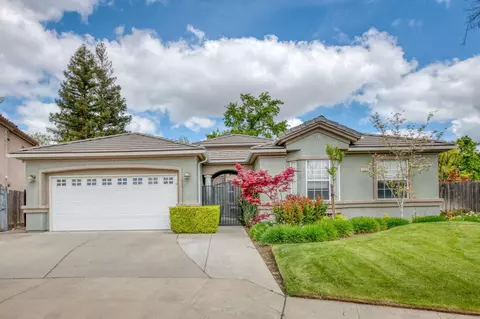 2236 E Brandon Ln, Fresno, CA 93720
