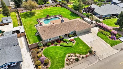 18887 Shore Dr, Madera, CA 93638