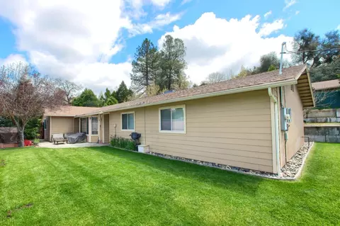 49436 Pierce Dr, Oakhurst, CA 93644