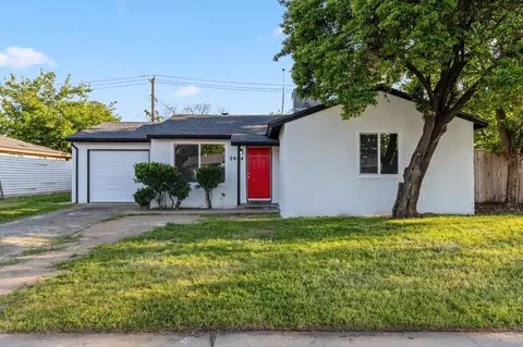 2604 E Holland Ave, Fresno, CA 93726