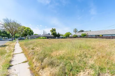 4561 N Archie Ave #101, Fresno, CA 93726