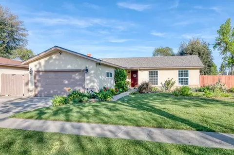 6456 N 7th St, Fresno, CA 93710