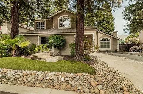 492 E Rusty Harbor Dr, Fresno, CA 93730