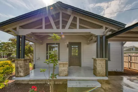 2313 W Superior Ave, Caruthers, CA 93609