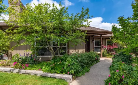 1355 E Fairmont Ave, Fresno, CA 93704