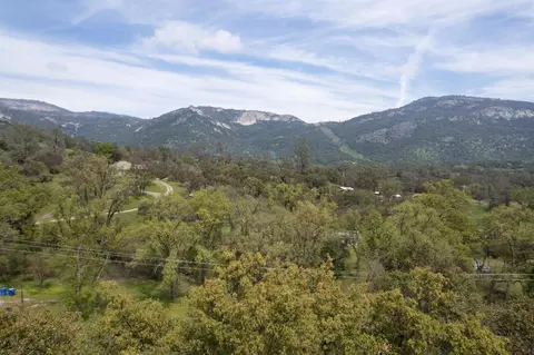 36952 Lodge Rd, Tollhouse, CA 93667