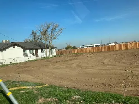 1110 S A St, Madera, CA 93638 photo 1