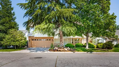 8122 N Backer Ave, Fresno, CA 93720