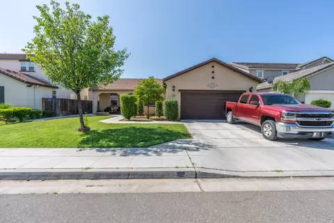 1376 Linda Mesa Dr, Madera, CA 93638