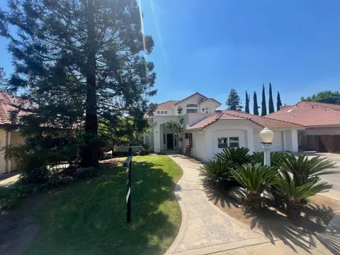 2572 Wrenwood Ave, Clovis, CA 93611