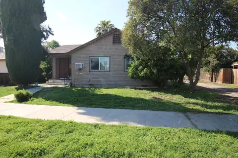2153 11th St, Reedley, CA 93654
