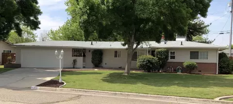 2503 17th Ave, Kingsburg, CA 93631