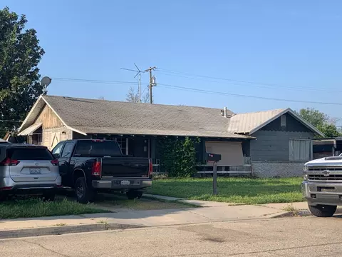 540 Merced St, Parlier, CA 93648