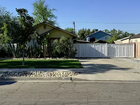 4581 E Washington Ave SE, Fresno, CA 93702