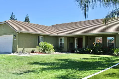 692 St Montelena Dr, Madera, CA 93637