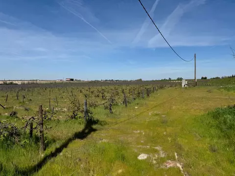 1 Nebraska Ave, Selma, CA 93662
