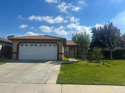 1740 Pierce Ln, Madera, CA 93638