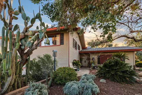 19377 Watts Valley Rd, Sanger, CA 93657 photo 1