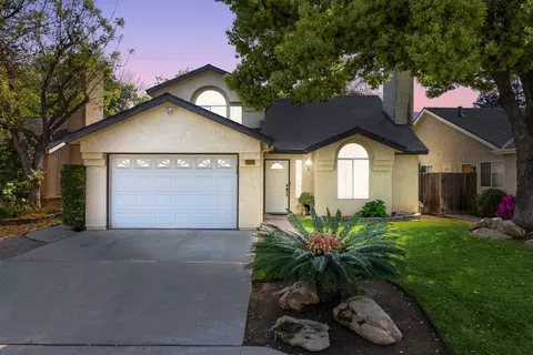 9608 N 10th St, Fresno, CA 93720
