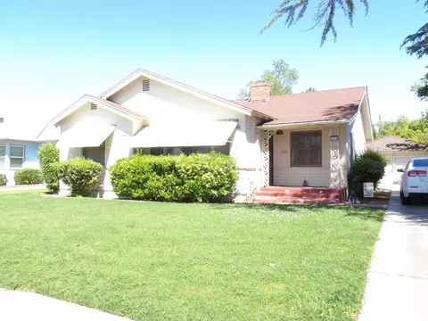 2916 N Vagedes Ave, Fresno, CA 93705