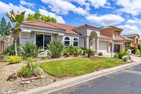 1056 E Pennsylvania Ave, Fresno, CA 93720