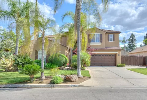 2453 E Shea Dr, Fresno, CA 93720