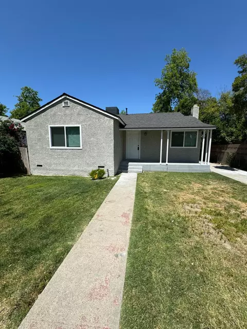 3033 E Hammond Ave, Fresno, CA 93703