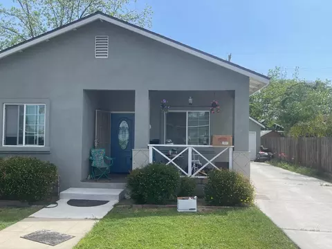 2718 B St, Selma, CA 93662