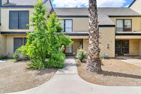 450 S Argyle Ave #111, Fresno, CA 93727
