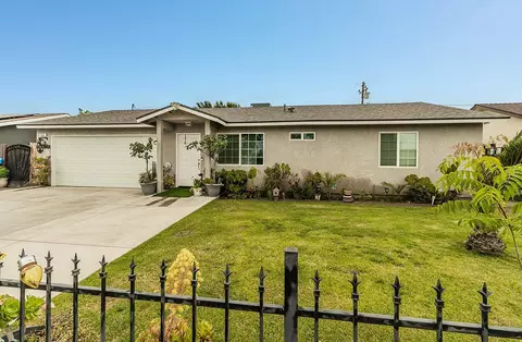 355 Fett St, Parlier, CA 93648