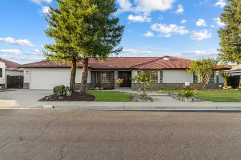 2514 Sequoia Ave, Sanger, CA 93657