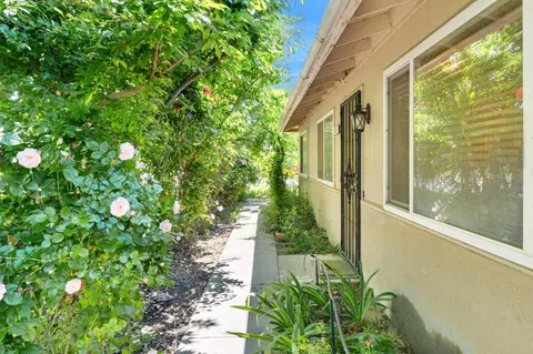 560 S 14th St, Chowchilla, CA 93610