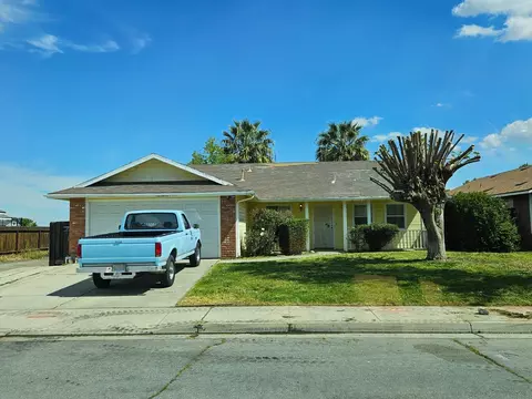 494 Kimberly Pl, Coalinga, CA 93210