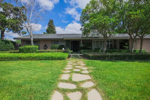 2552 W Locust Ave, Fresno, CA 93711