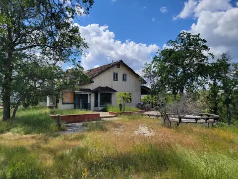 22021 Red Tail Rd, Friant, CA 93626