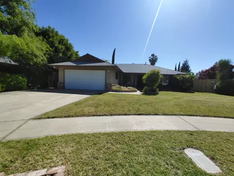 454 N Renn Ave, Fresno, CA 93727