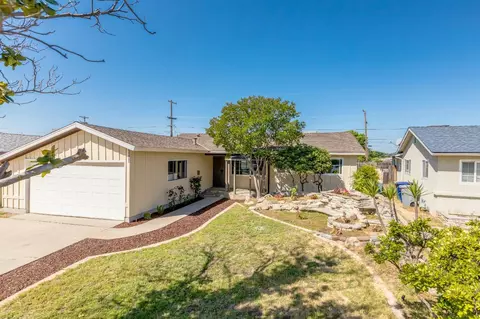 2444 Harvard Ave, Clovis, CA 93612