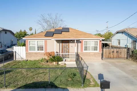 836 N E St, Tulare, CA 93274