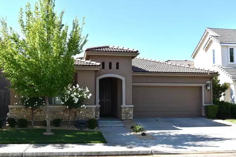 3574 Bellaire Ave, Clovis, CA 93619
