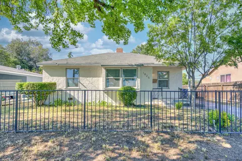 1825 E Cambridge Ave, Fresno, CA 93703