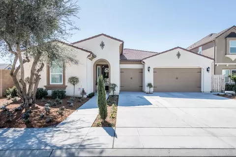 2670 Serena Ave, Clovis, CA 93619