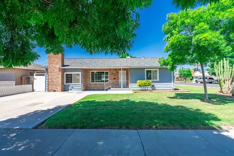 1514 Amelia Ave, Hanford, CA 93230
