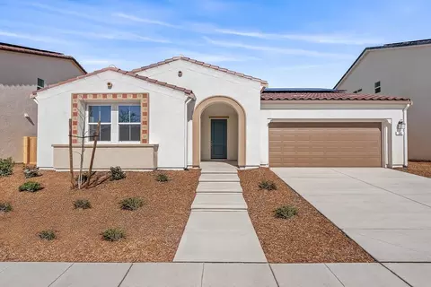 581 Laurel Crest Ave, Madera, CA 93636