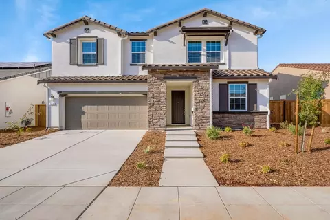 517 Laurel Crest Ave, Madera, CA 93636