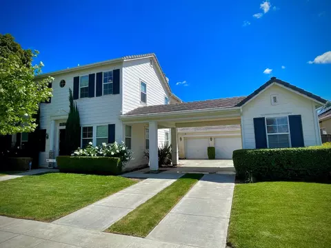 2062 Everglade Ave, Clovis, CA 93619