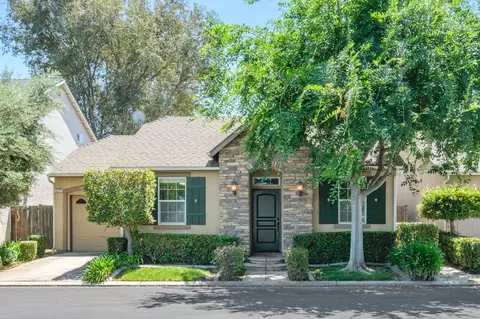 5215 W King Fisher Ln, Fresno, CA 93722
