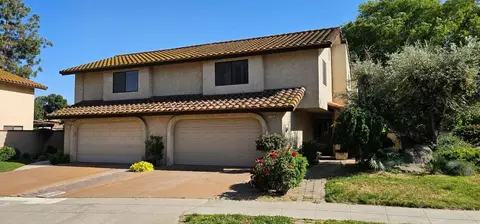 2528 Riverview Dr, Madera, CA 93637