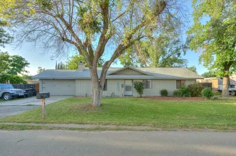 25591 Martin St, Madera, CA 93638