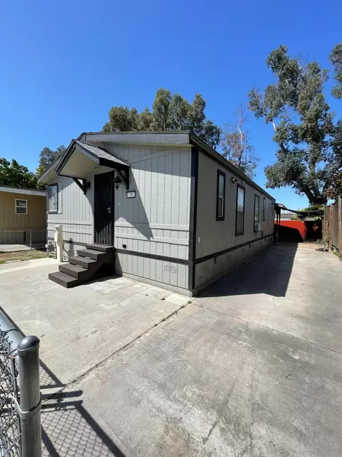 1941 N Golden State Blvd #75, Fresno, CA 93705